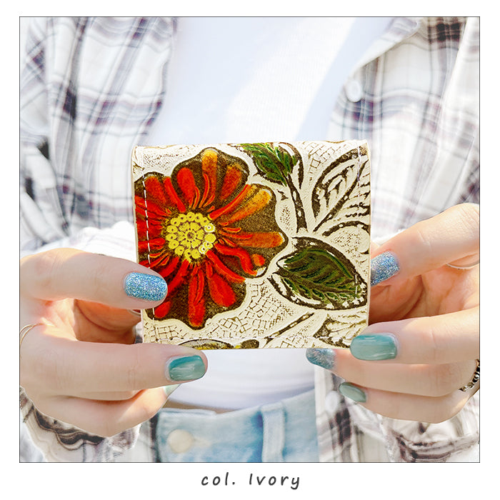 【財布の百貨店公式】 ボックス型 コインケース レトロな花型押し 本革 レディース 小銭入れ コンパクト スリム 薄型 【安心の返品保証付き】