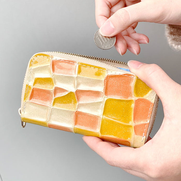 【財布の百貨店公式】 コインケース 本革 ステンドグラス レディース かわいい 小銭入れ コンパクト ケース ミニ財布 ファスナー付き おしゃれ カード入れ 女性 革 レザー 小物入れ ラウンドファスナー エナメル加工 日本製