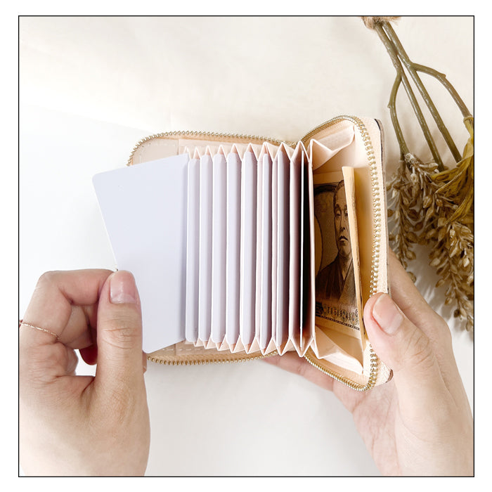 【財布の百貨店公式】 蛇腹 シンプル財布 本革 ちょっと上品なステンドグラス 財布 ラウンド型ファスナー レディース ミニ財布 カード入れ エナメル 牛革 【安心の返品保証付き】