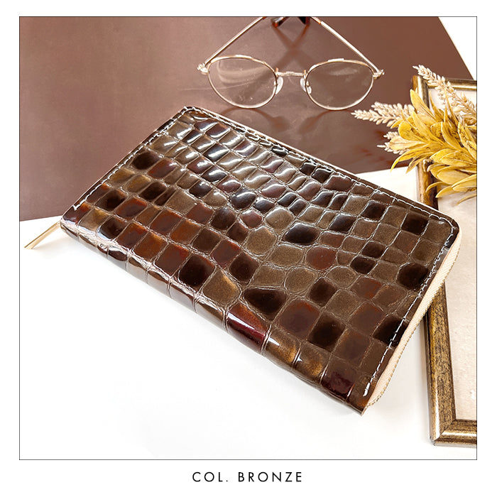 【財布の百貨店公式】 通帳も入る長財布 ちょっと上品なステンドグラス マルチケース 本革 パスポート 母子手帳 ケース 大容量 多機能 ラウンドファスナー レディース 型押し エナメル【安心の返品保証付き】